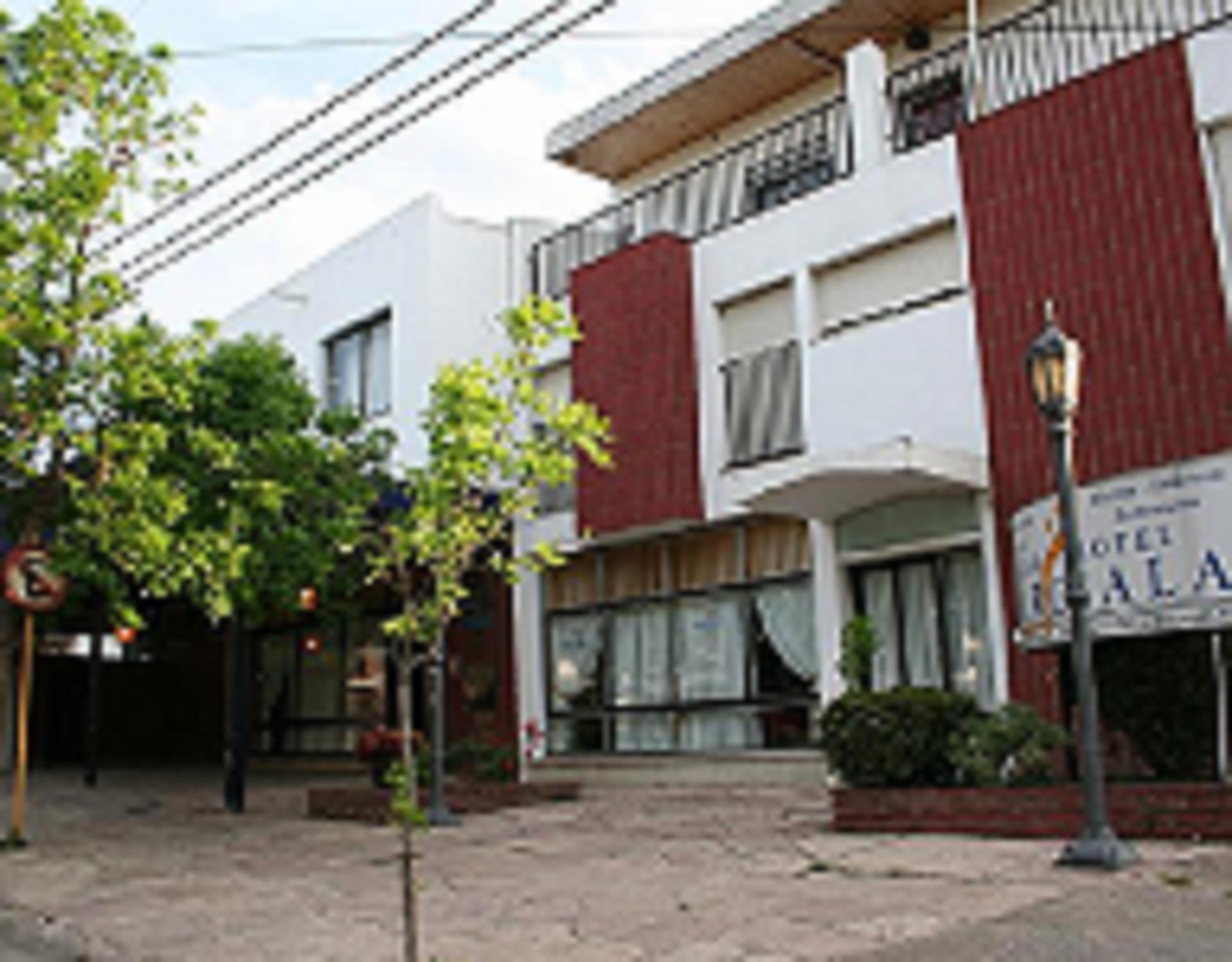 Hotel Marciala Вилья-Карлос-Пас Экстерьер фото